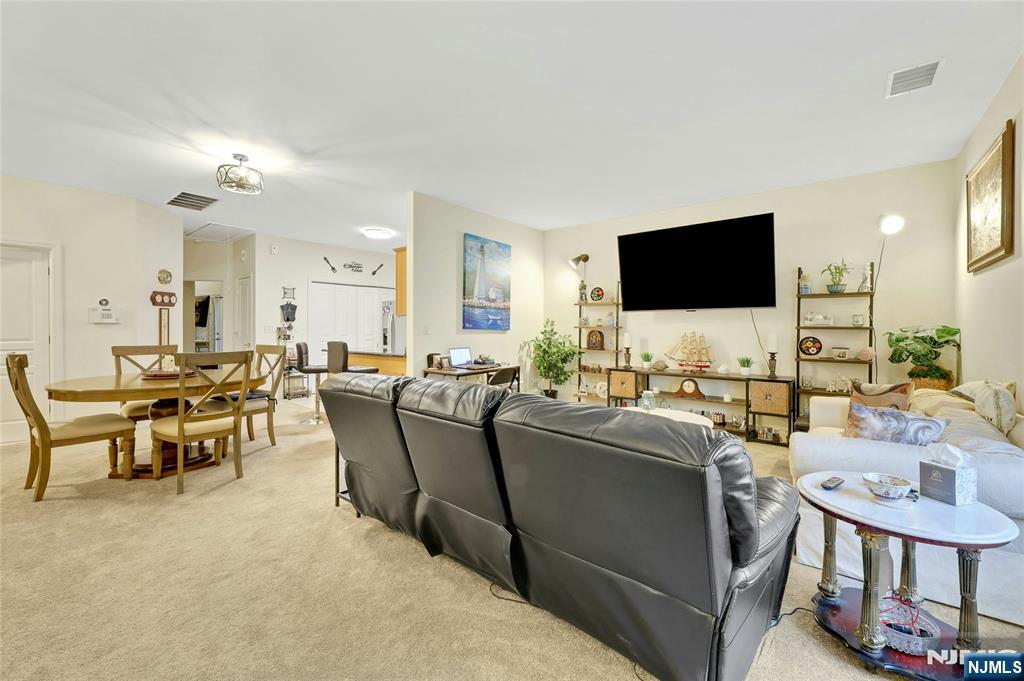 520 Victor Street #8