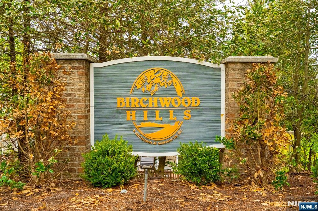 554 Adirondack Court - Photo 1