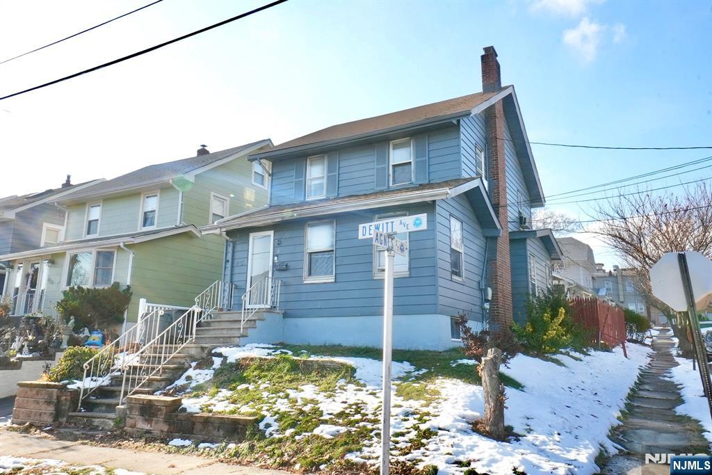 425 Dewitt Avenue - Photo 1