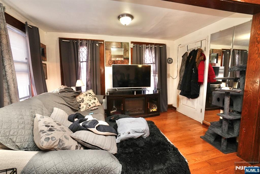 425 Dewitt Avenue - Photo 3