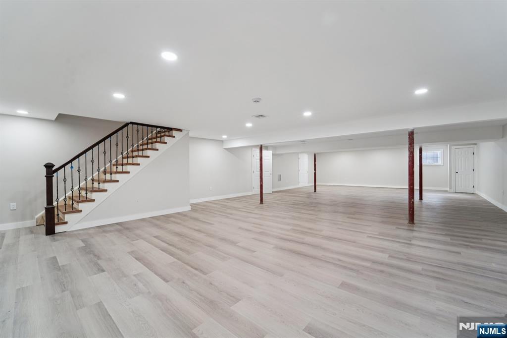 24 Holmes Lane — photo 33