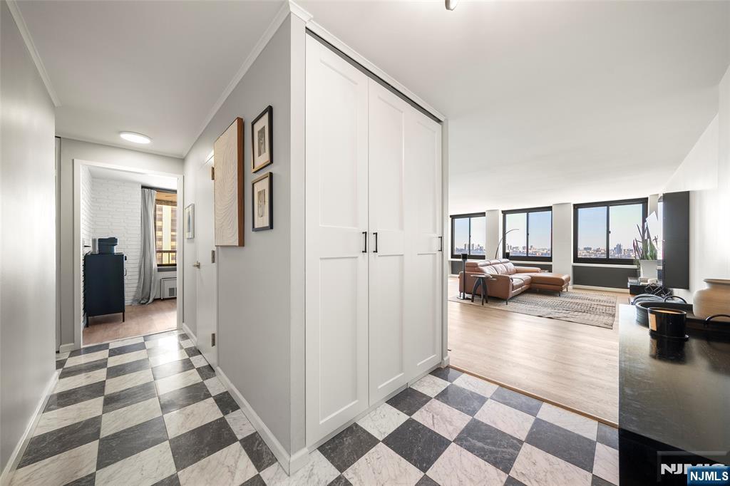 300 Winston Drive 609 - Photo 2