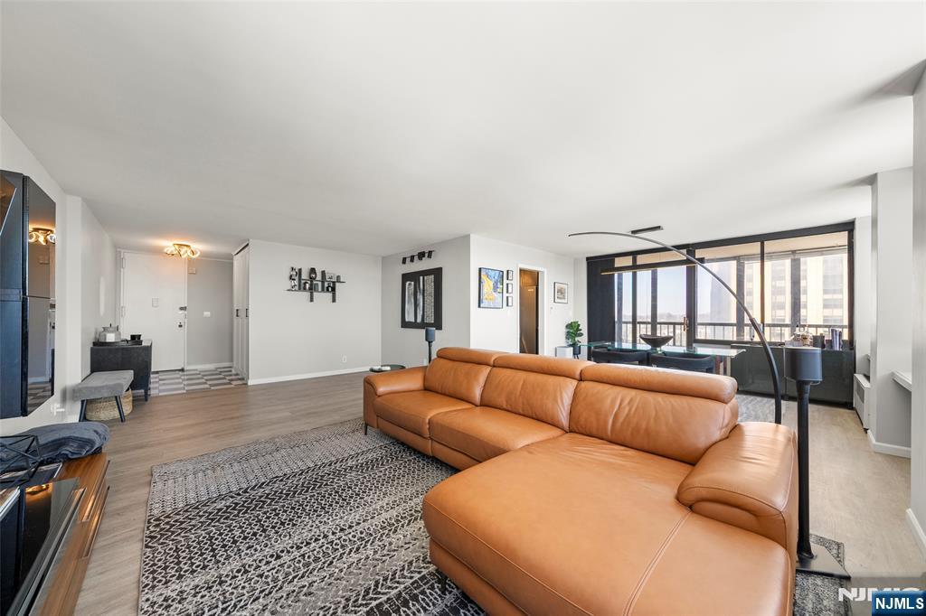 300 Winston Drive 609 - Photo 5