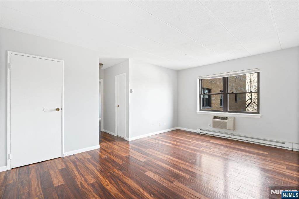 300 Lookout Avenue #C4