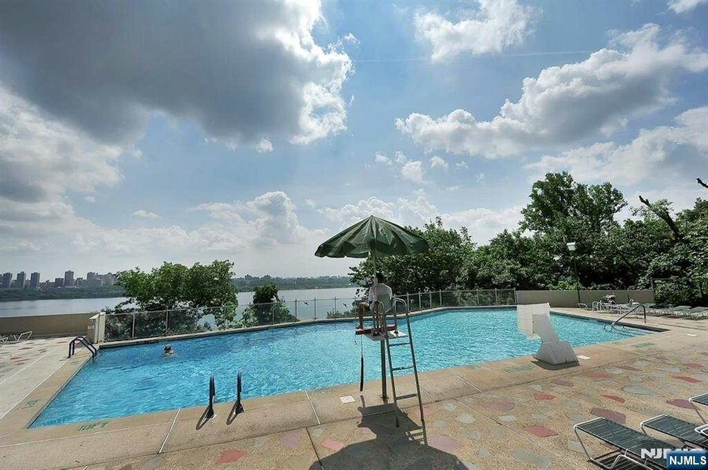 3 Horizon Rd #1004, Fort Lee, NJ 07024