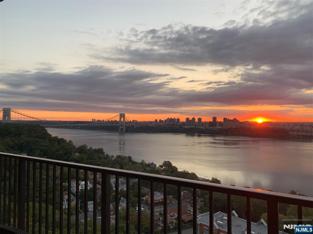 3 Horizon Rd #1004, Fort Lee, NJ 07024
