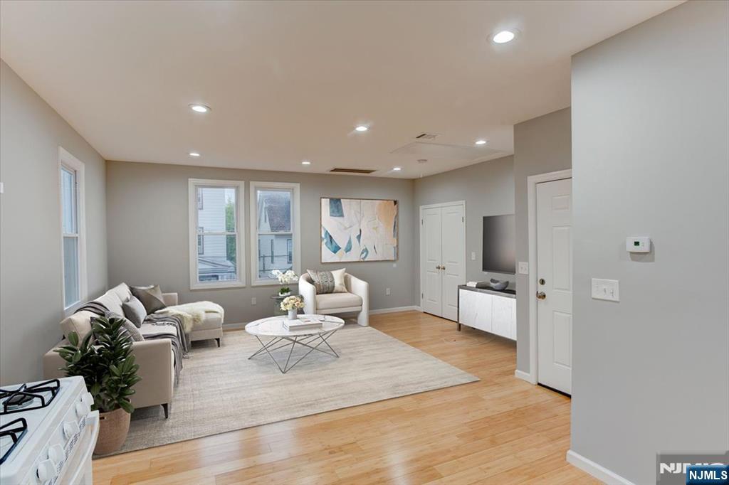 229 21st Street - Photo 5