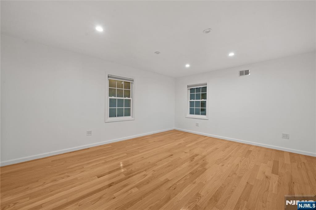 81 Fairmount Ave, Hackensack, NJ 07601