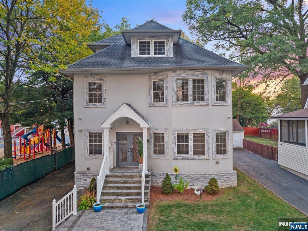 81 Fairmount Ave, Hackensack, NJ 07601