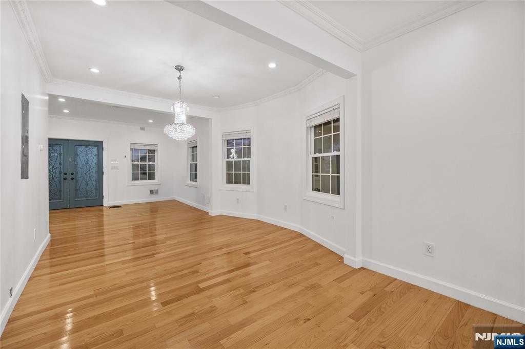 81 Fairmount Ave, Hackensack, NJ 07601