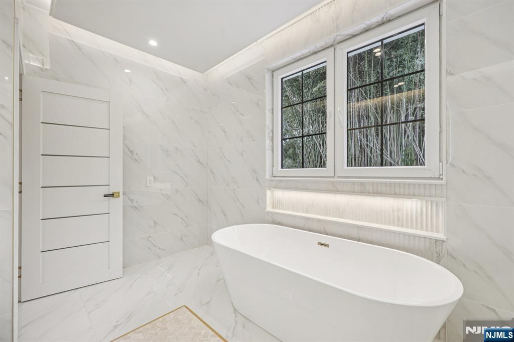 25 Macarthur Avenue, Closter, NJ, 07624