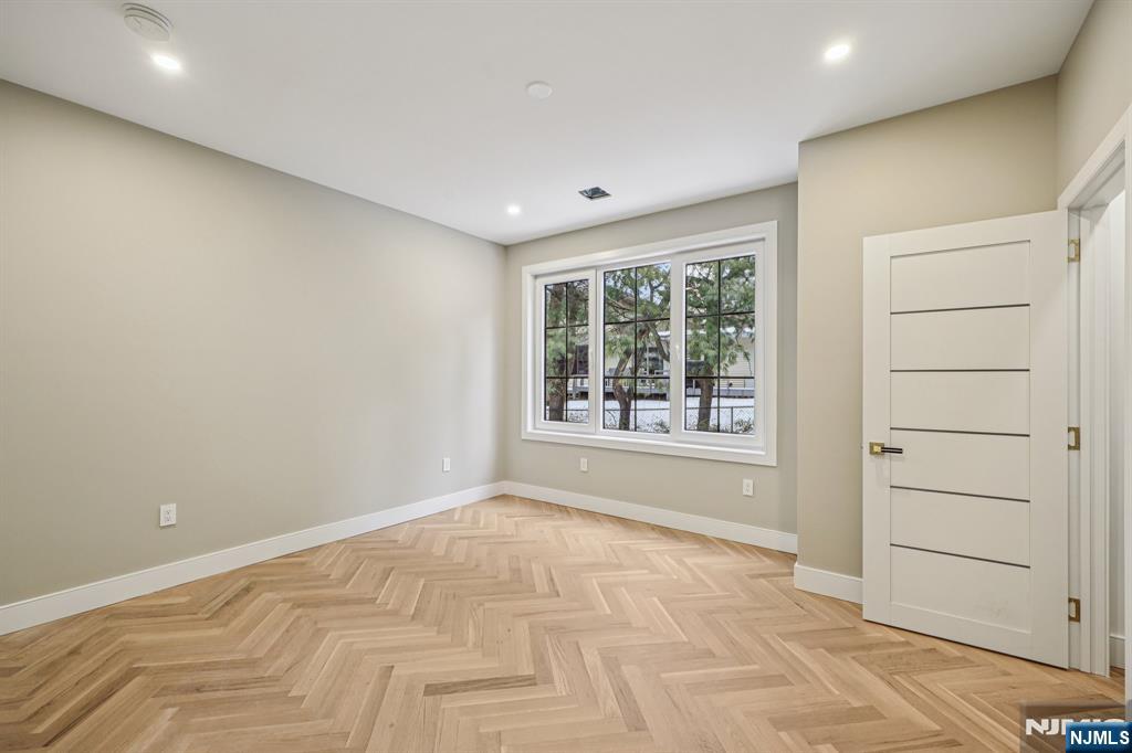 25 Macarthur Avenue, Closter, NJ, 07624