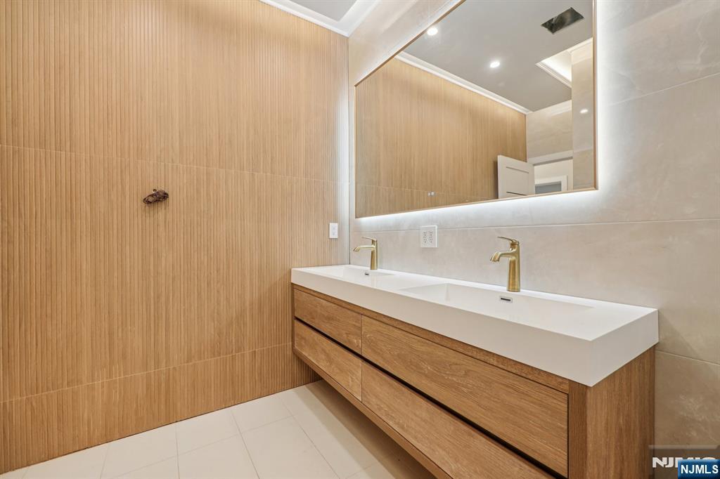 25 Macarthur Avenue, Closter, NJ, 07624