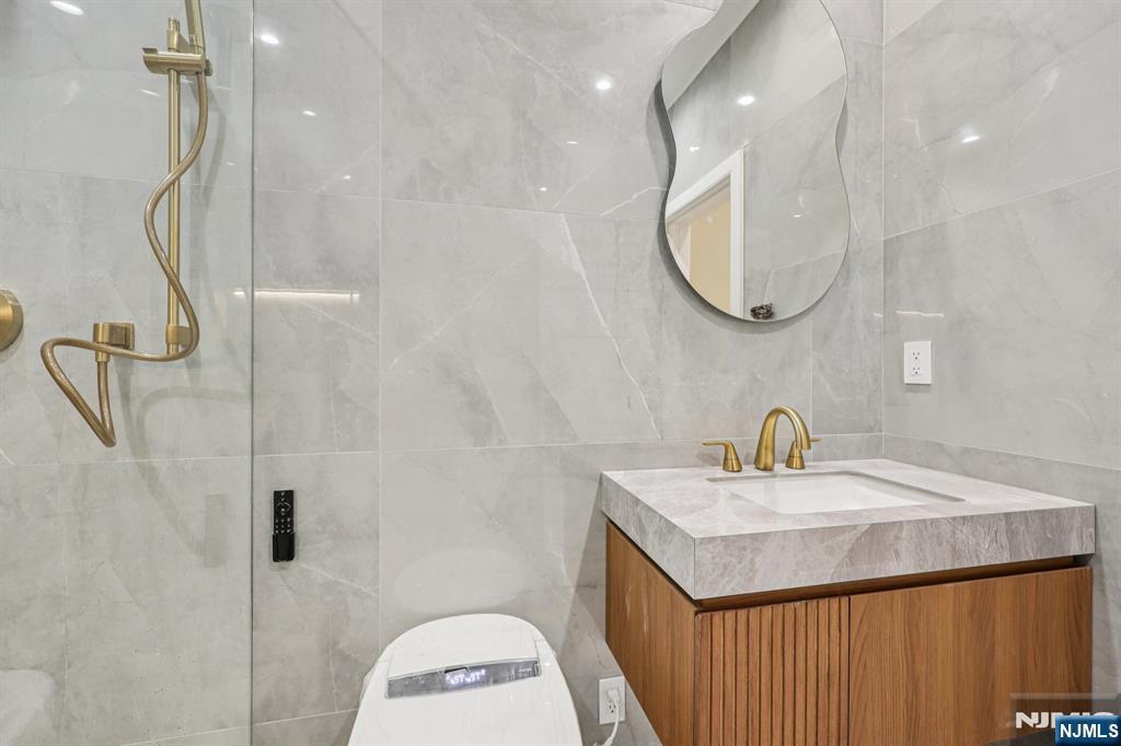 25 Macarthur Avenue, Closter, NJ, 07624