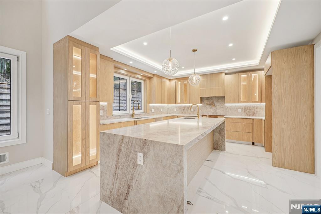 25 Macarthur Avenue, Closter, NJ, 07624