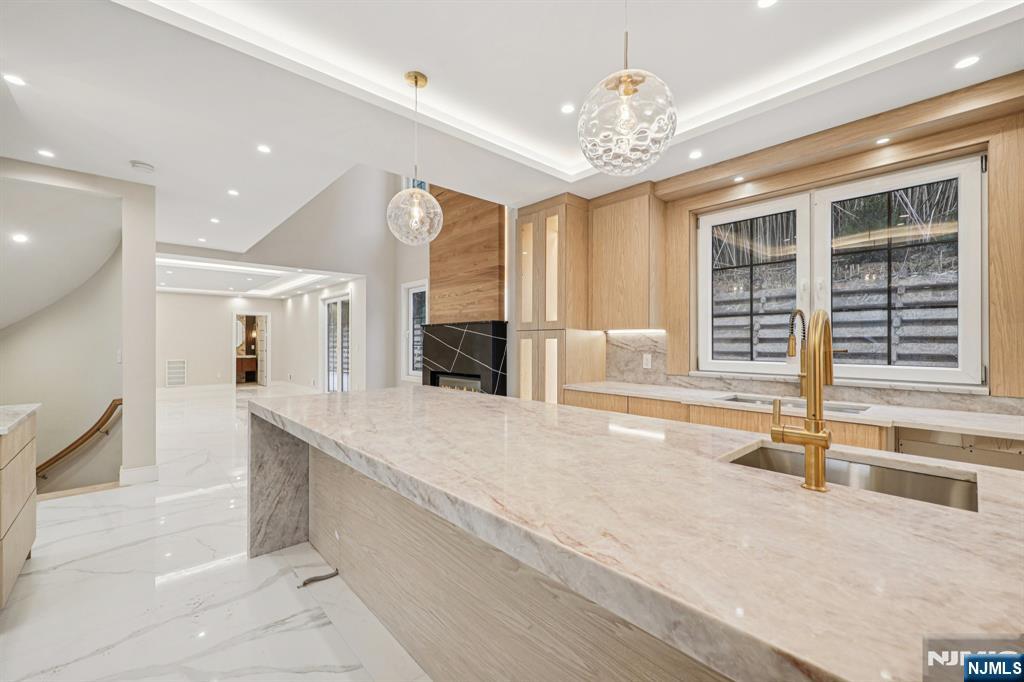 25 Macarthur Avenue, Closter, NJ, 07624