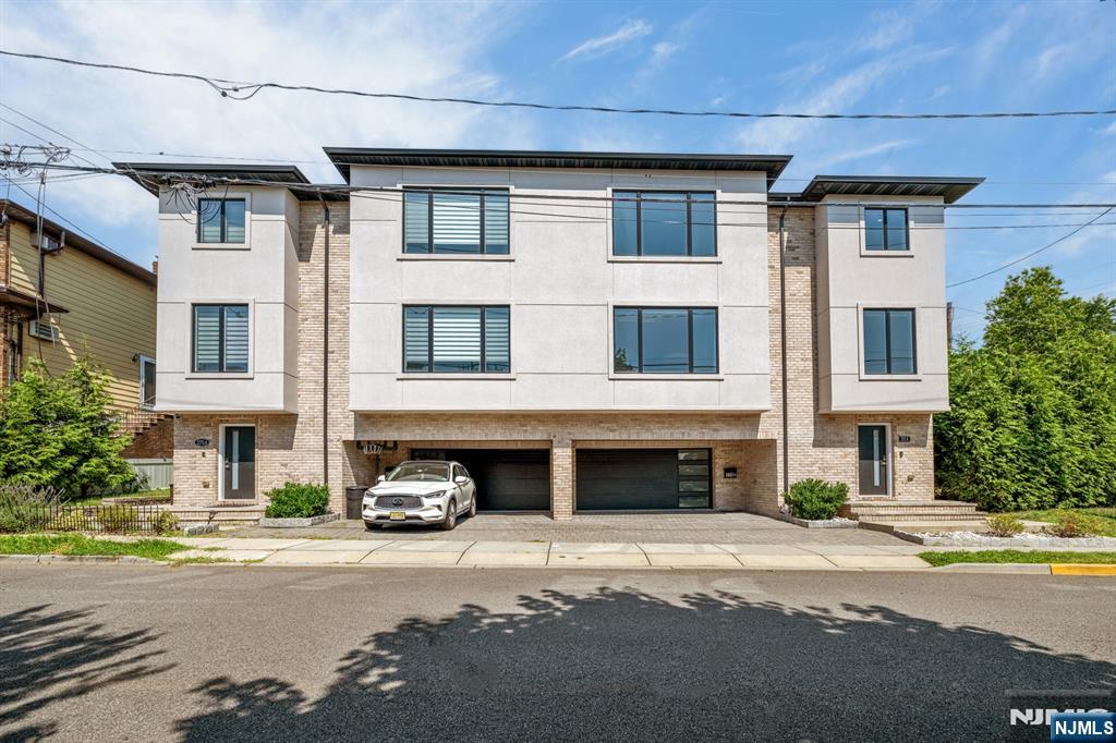 275 14th B - Photo 1