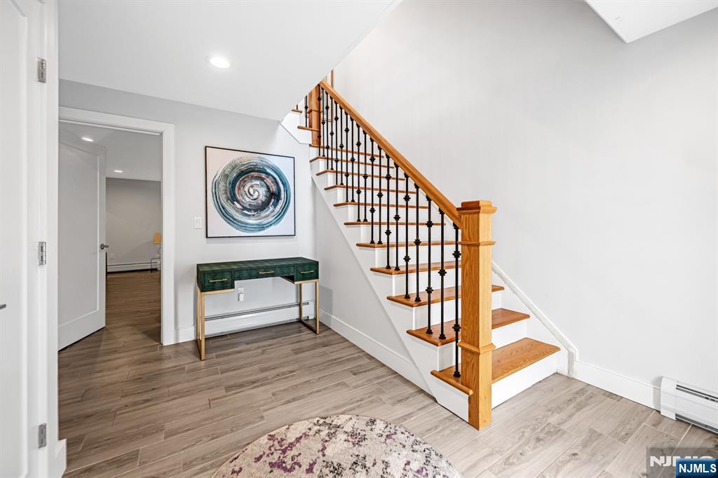 275 14th B - Photo 3