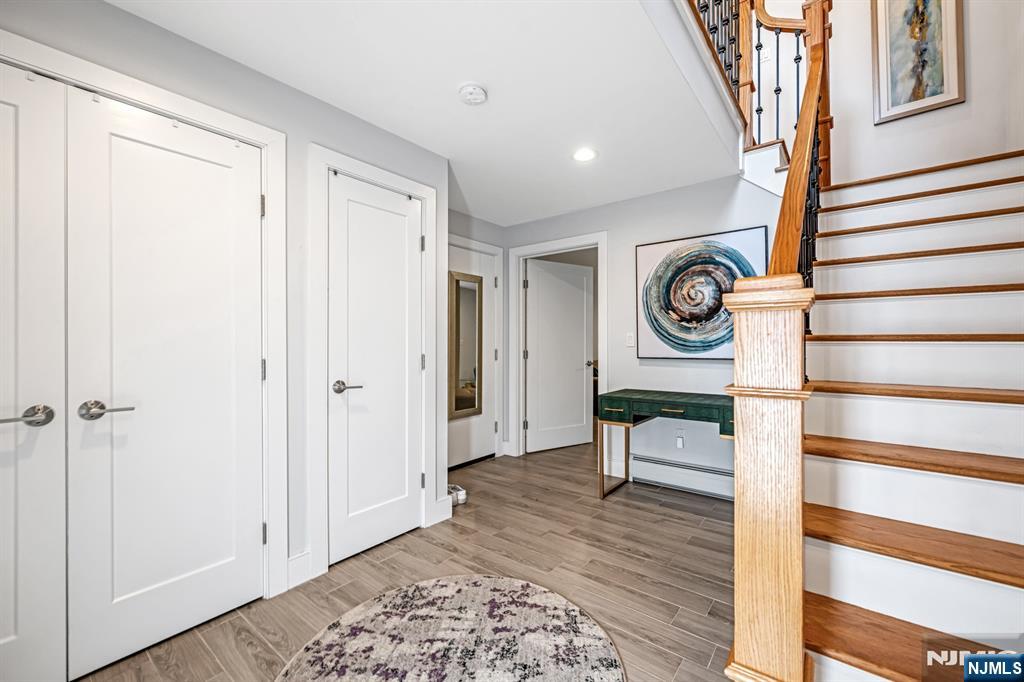 275 14th B - Photo 4