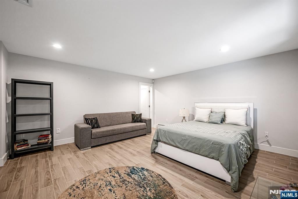 275 14th B - Photo 5