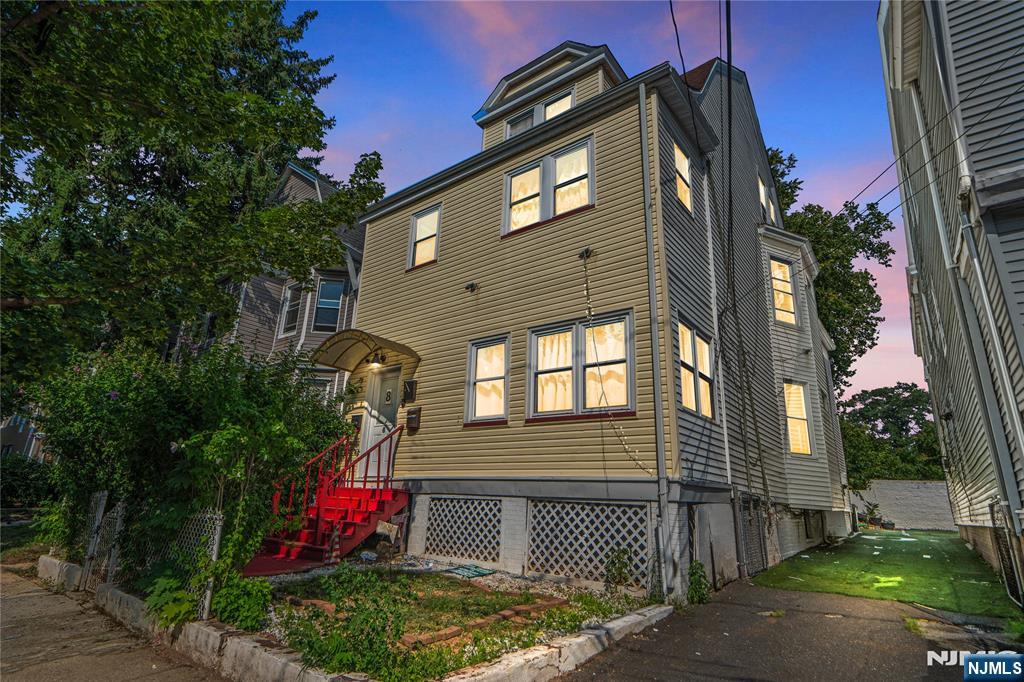 96 11th Ave, Newark City, NJ, 07107-1414