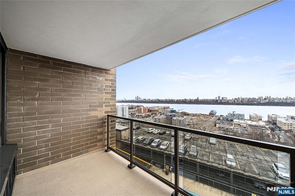 9060 Palisade Avenue 507 - Photo 3