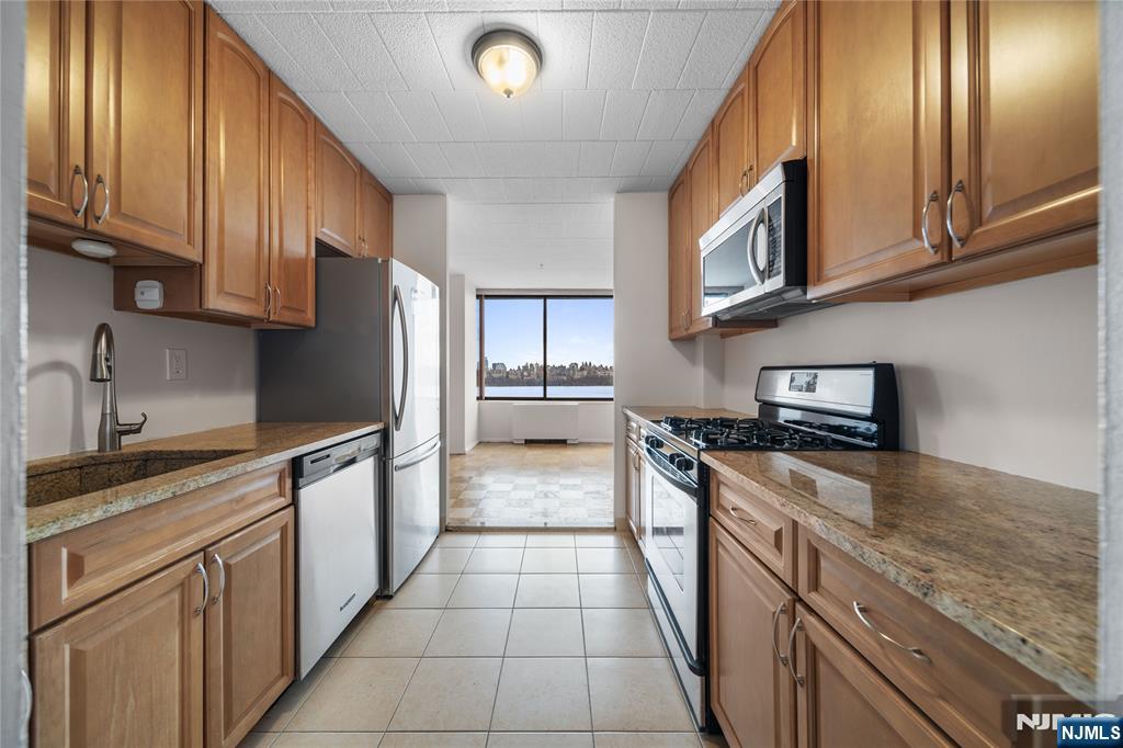 9060 Palisade Avenue 507 - Photo 5