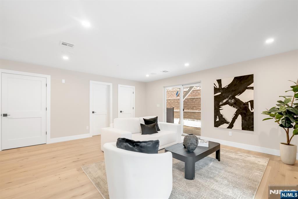 188 Broadway, Woodcliff Lake, NJ, 07677