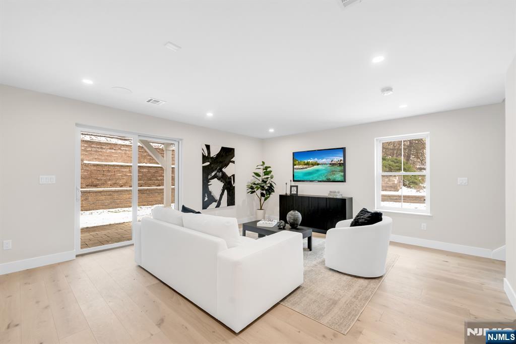 188 Broadway, Woodcliff Lake, NJ, 07677