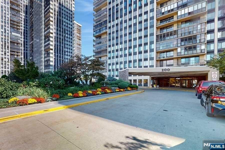 521 Piermont Avenue UNIT 306A, River Vale, NJ, 07675