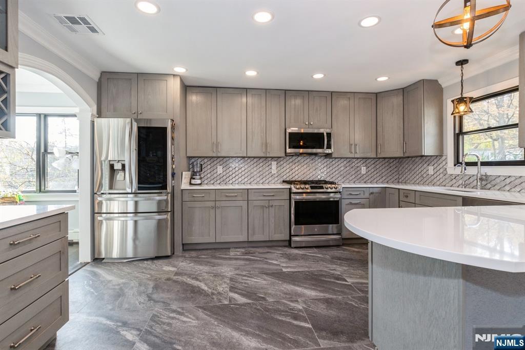17 Rockaway Valley Road