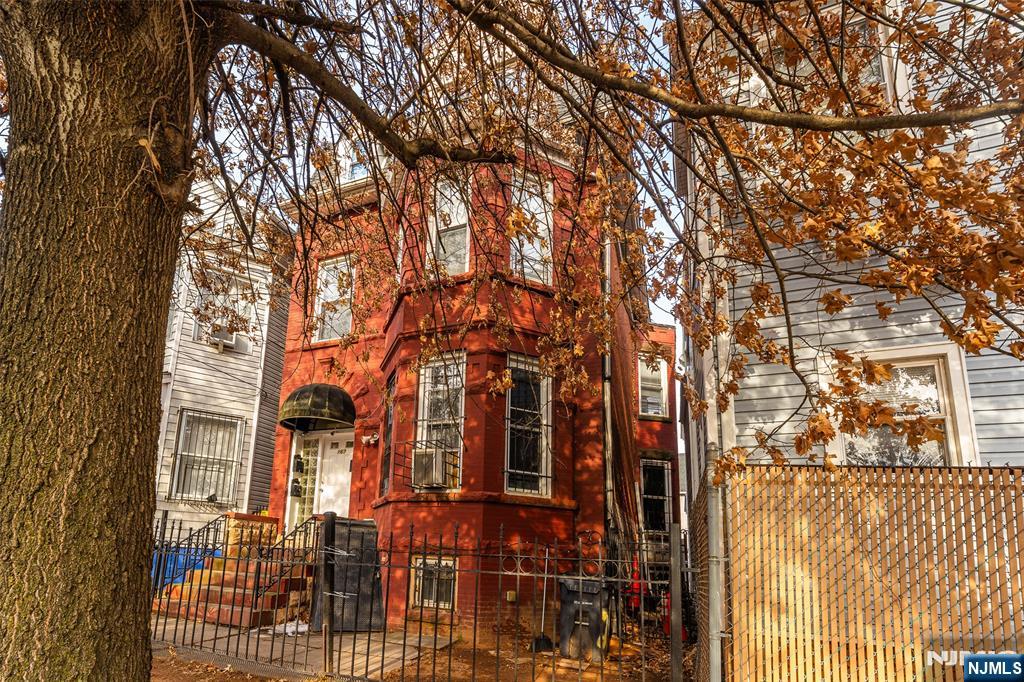 267 6th Avenue - Photo 5