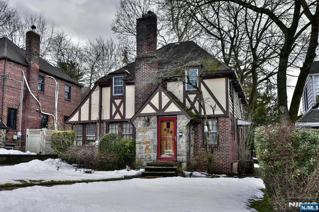 624 Ramapo Road - Photo 3