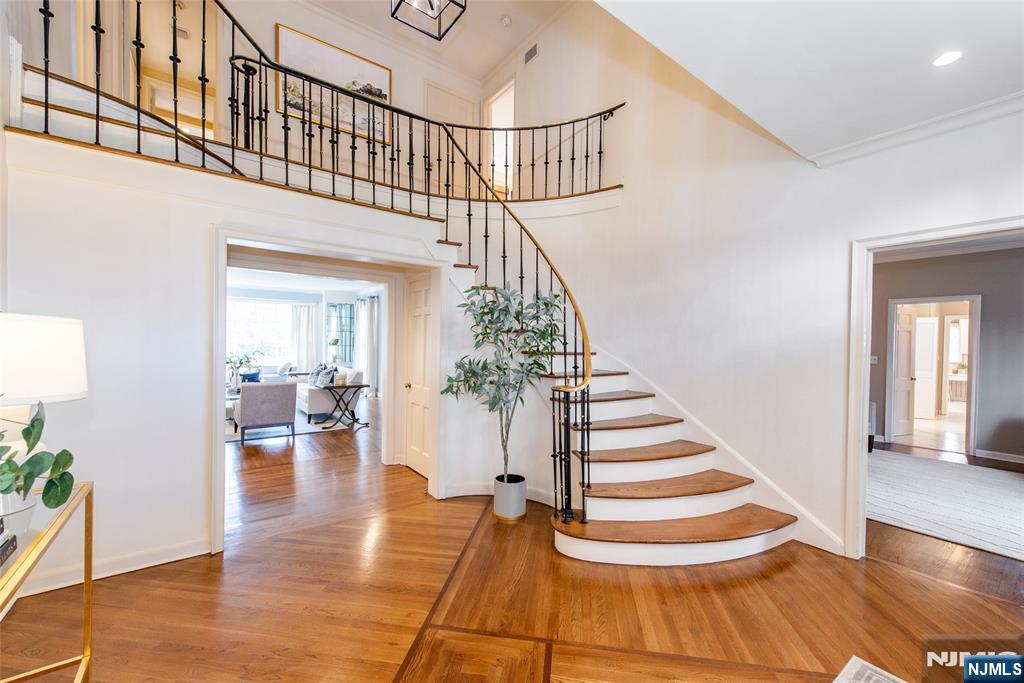 112 Heller Way - Photo 2