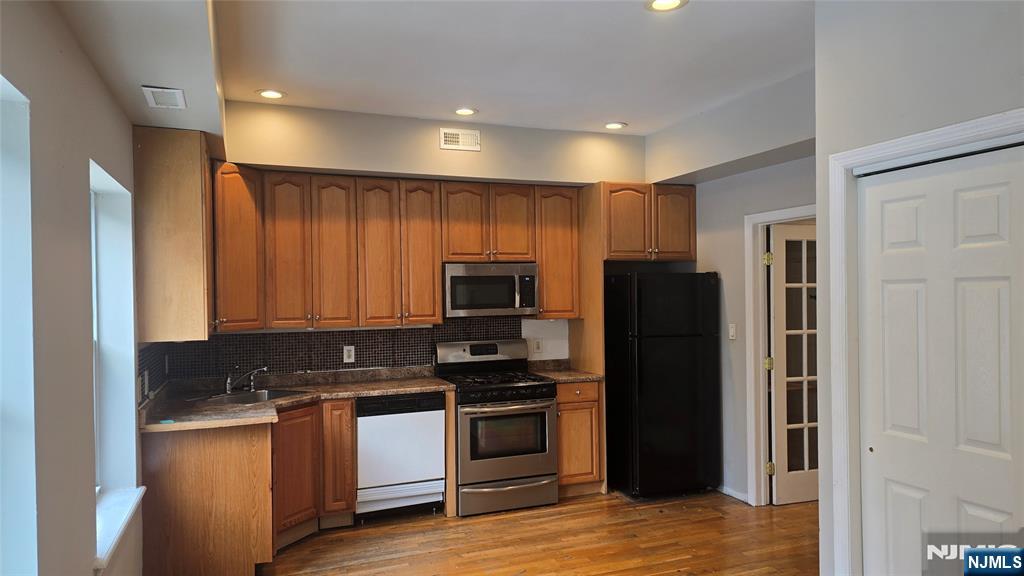 Homes for sale in Jersey City, NJ | 673 Bergen Ave #204, Jersey City, NJ 07304 | MLS# 26001204