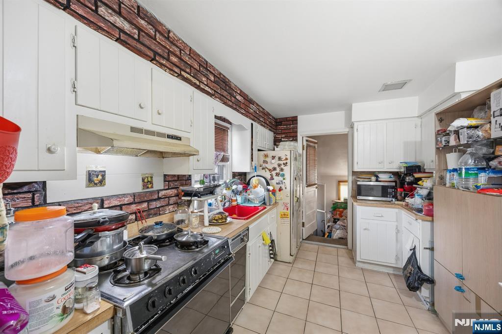 Homes for sale in Linden, NJ | 37 Raritan Rd, Linden, NJ 07036 | MLS# 26001255