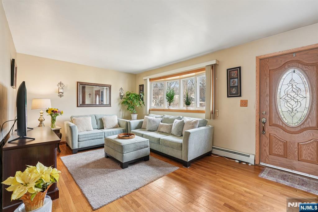 Homes for sale in Wayne, NJ | 132 Linden Rd, Wayne, NJ 07470 | MLS# 26001339