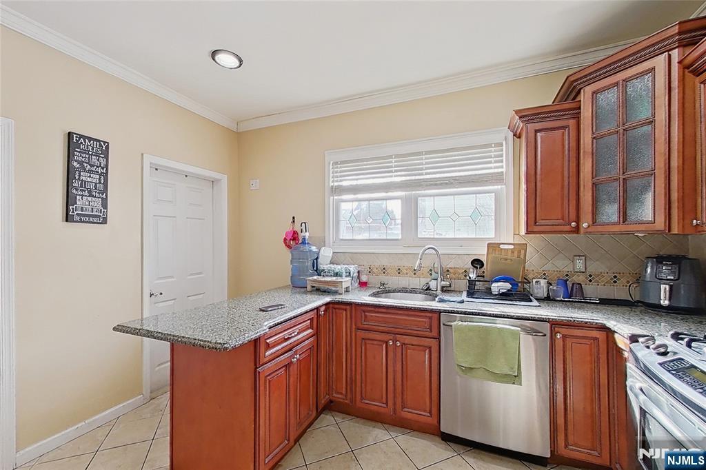 80 Newark Avenue, Paterson, NJ, 07503