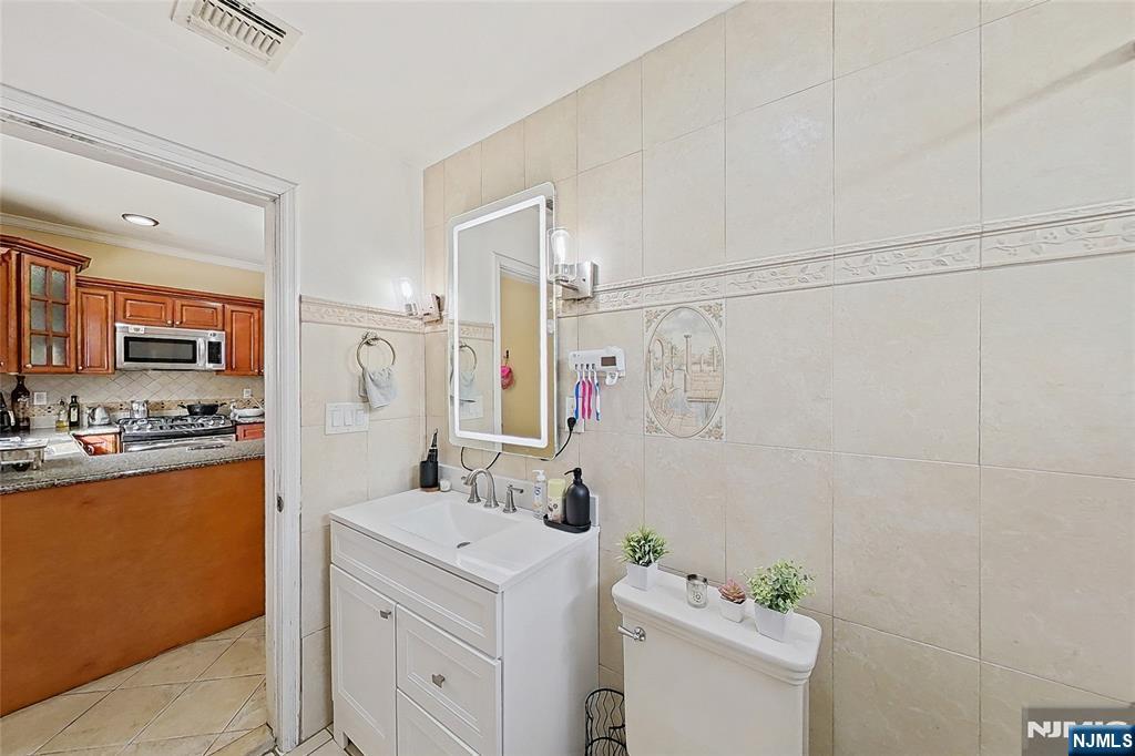 80 Newark Avenue, Paterson, NJ, 07503