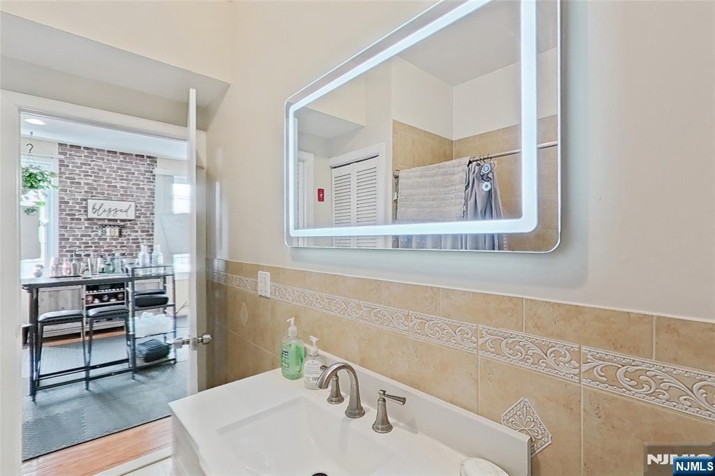 80 Newark Avenue, Paterson, NJ, 07503