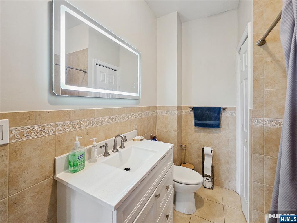 80 Newark Avenue, Paterson, NJ, 07503