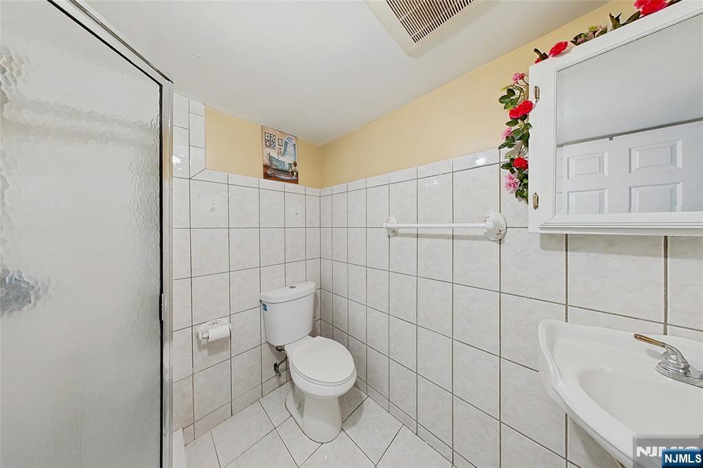 80 Newark Avenue, Paterson, NJ, 07503