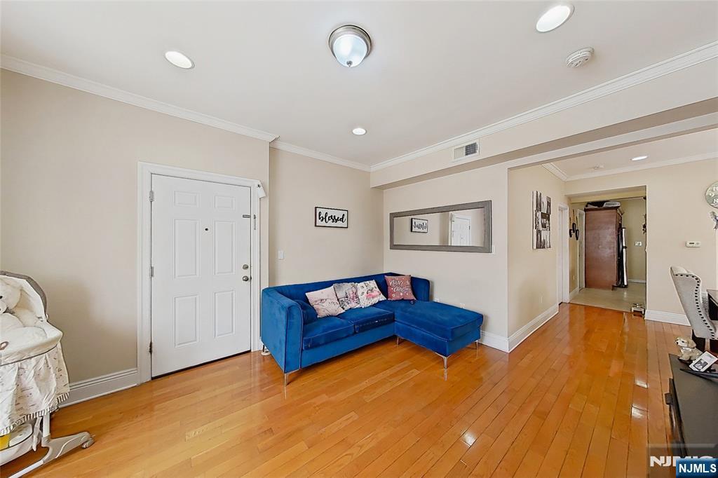 80 Newark Avenue, Paterson, NJ, 07503