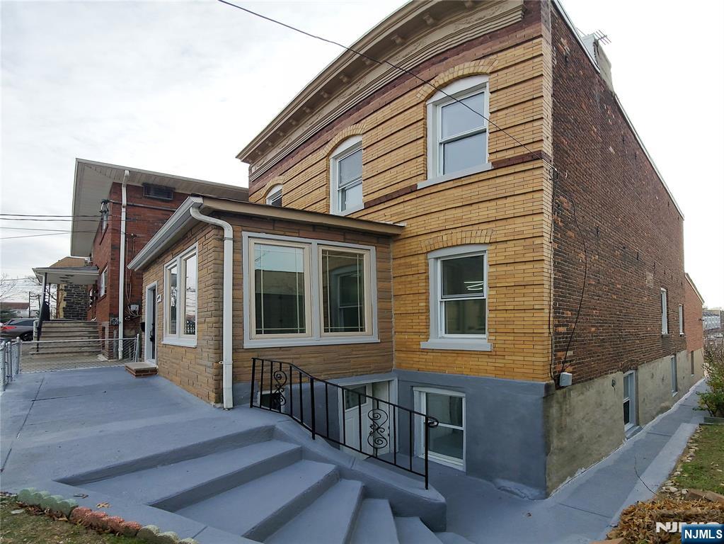 244 Lincoln Avenue - Photo 1