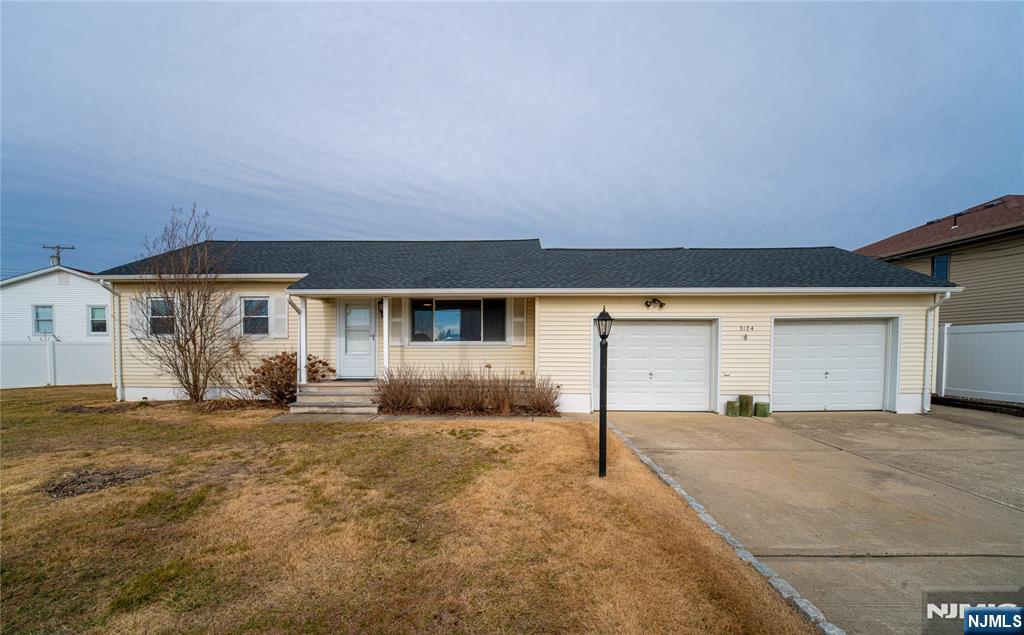 127 E Village Circle, Paramus, NJ, 07652