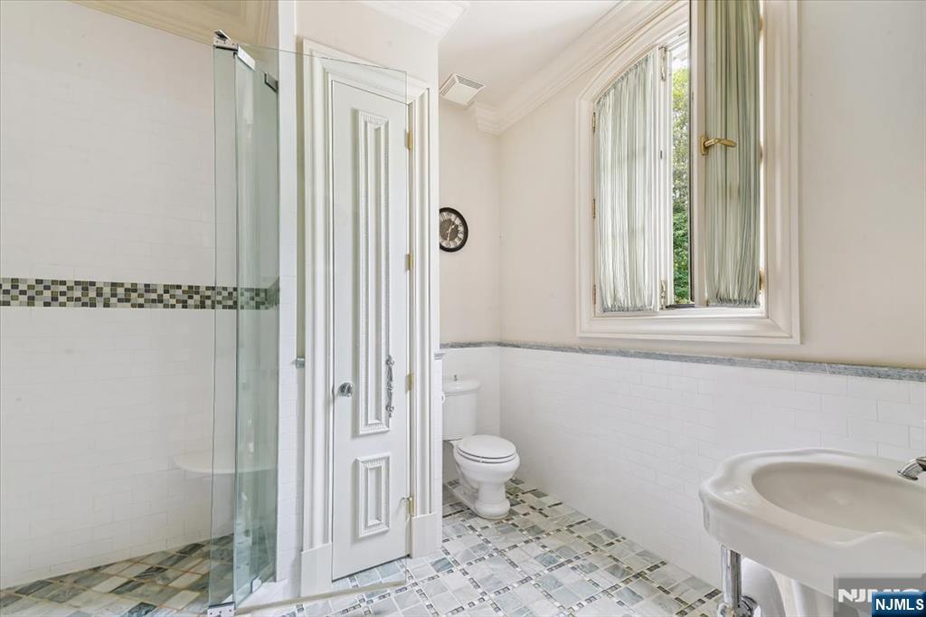 47 Fox Hedge Road, Saddle River, NJ 07458 Listing Photo  18
