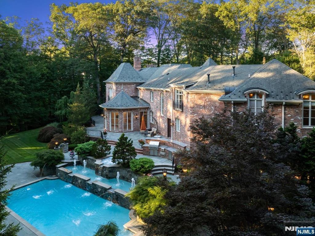 47 Fox Hedge Road - Photo 3