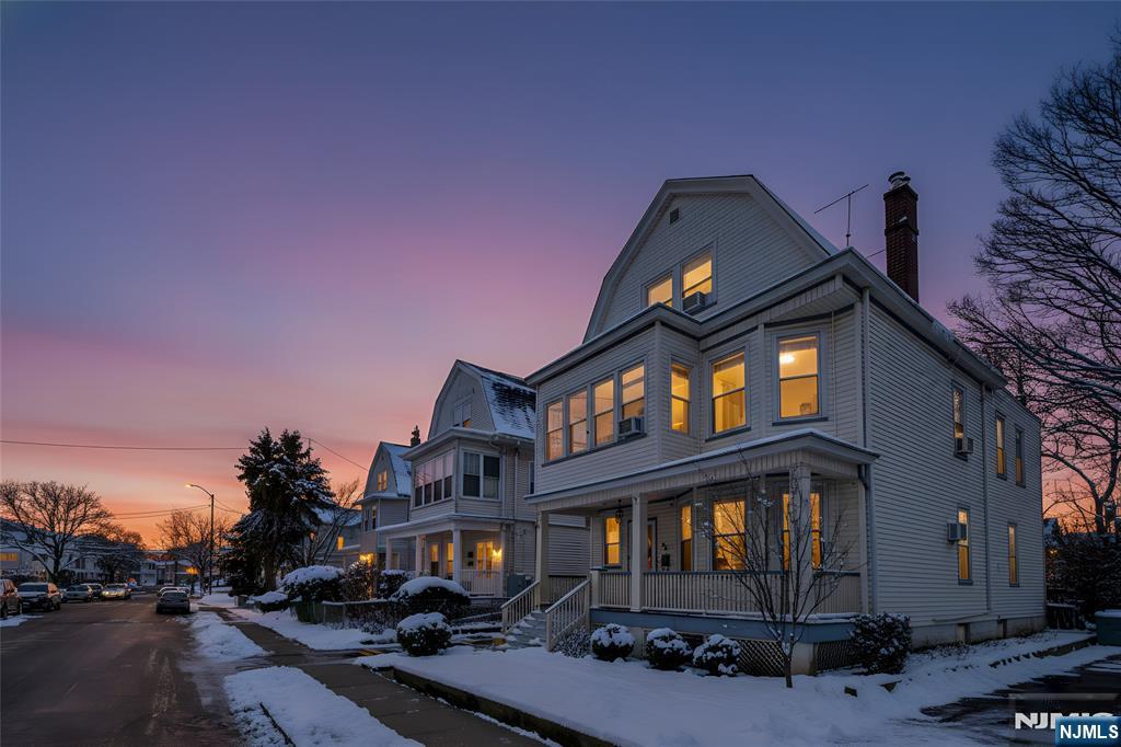 54 Riggs Place - Photo 2