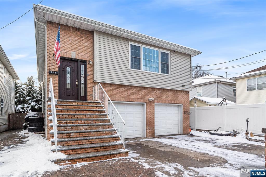 128 Baltimore Avenue - Photo 2