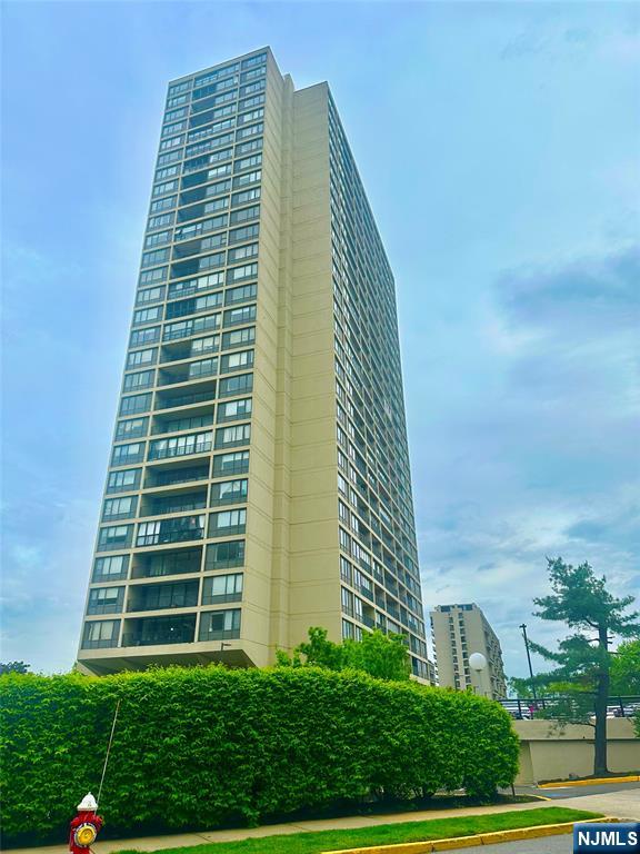 6 Horizon Rd #1204, Fort Lee, NJ 07024